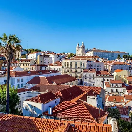 Lovelystay - Traditional Alfama View شقة