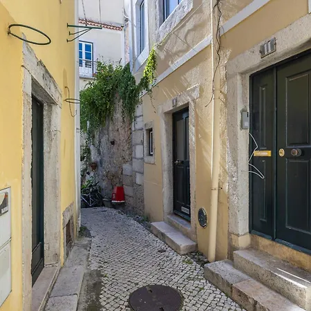 Traditional Alfama View By Lovelystay * 리스본