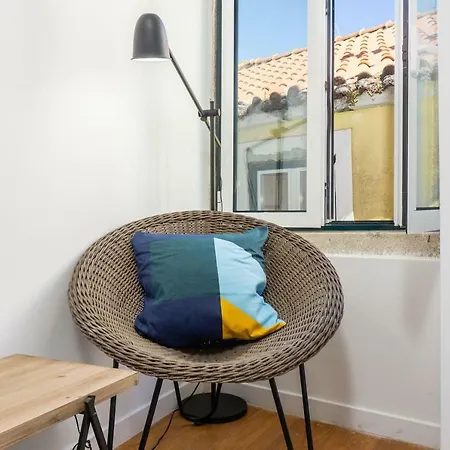 Lovelystay - Traditional Alfama View * Lisbon