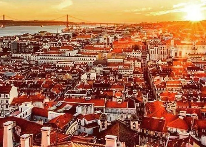 Lovelystay - Traditional Alfama View 아파트