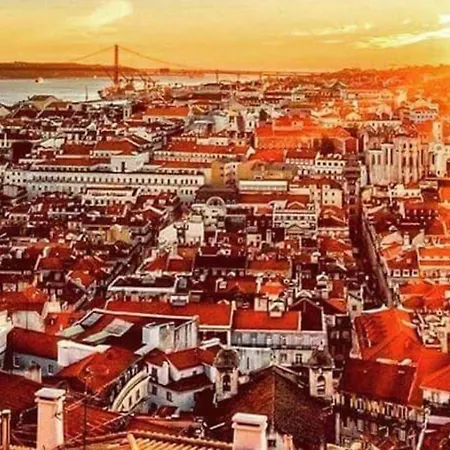 Lovelystay - Traditional Alfama View 아파트