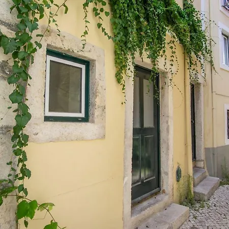 Lovelystay - Traditional Alfama View Lejlighed