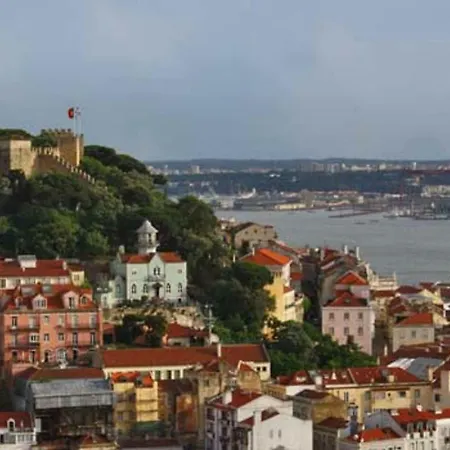 Lovelystay - Traditional Alfama View 아파트 *