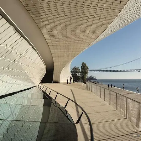 Lovelystay - Traditional Alfama View Lejlighed