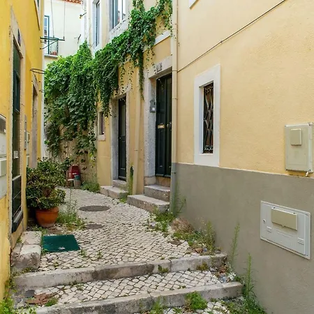 Lovelystay - Traditional Alfama View Apartment Lissabon